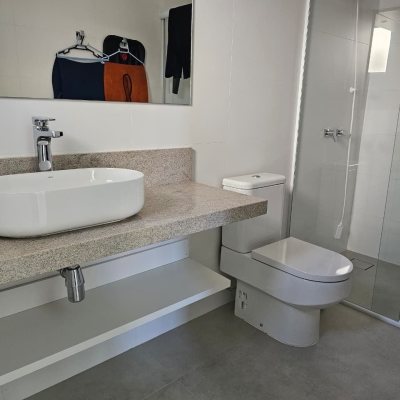 Casa Residencial com 234m², 4 quartos (sendo 2 suítes), 2 garagens, no bairro Campeche em Florianópolis