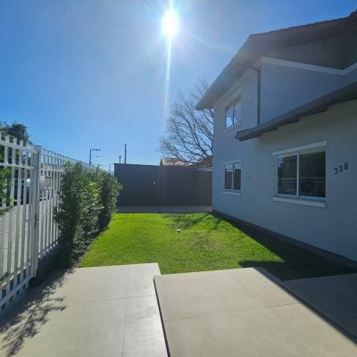Casa Residencial com 234m², 4 quartos (sendo 2 suítes), 2 garagens, no bairro Campeche em Florianópolis