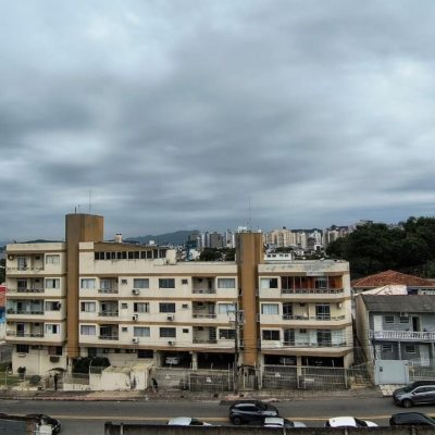 Cobertura com 189m², 3 quartos (sendo 1 suíte), 1 garagem, no bairro Capoeiras em Florianópolis
