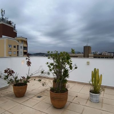 Cobertura com 189m², 3 quartos (sendo 1 suíte), 1 garagem, no bairro Capoeiras em Florianópolis