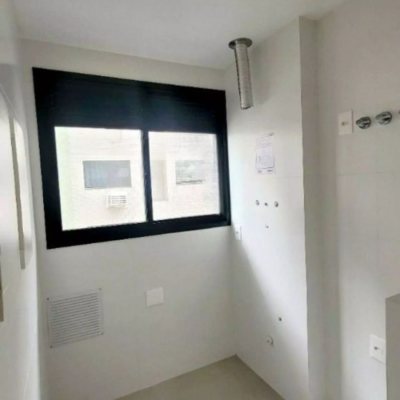 Apartamentos com 75m², 2 quartos (sendo 1 suíte), 1 garagem, no bairro Balneário em Florianópolis