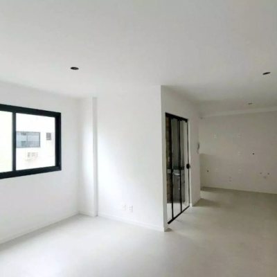 Apartamentos com 75m², 2 quartos (sendo 1 suíte), 1 garagem, no bairro Balneário em Florianópolis