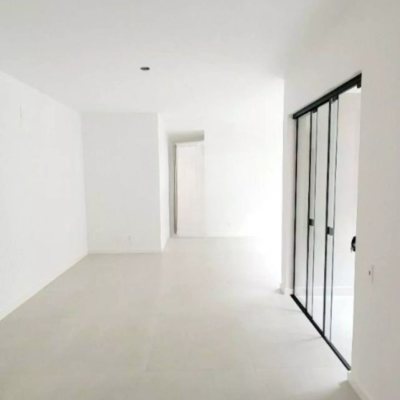 Apartamentos com 75m², 2 quartos (sendo 1 suíte), 1 garagem, no bairro Balneário em Florianópolis