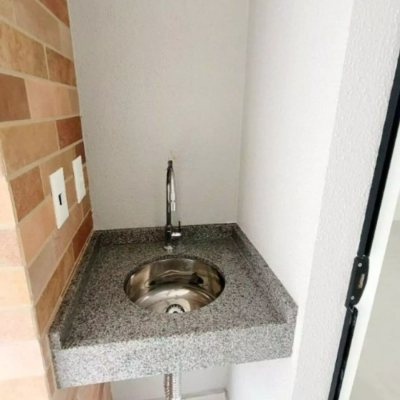 Apartamentos com 75m², 2 quartos (sendo 1 suíte), 1 garagem, no bairro Balneário em Florianópolis