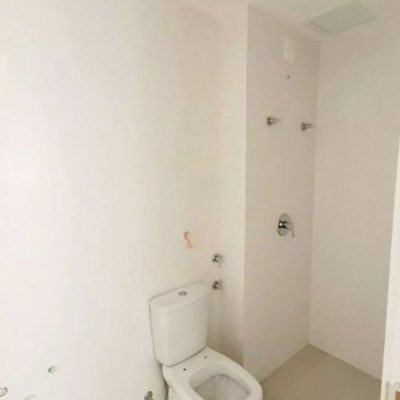 Apartamentos com 75m², 2 quartos (sendo 1 suíte), 1 garagem, no bairro Balneário em Florianópolis