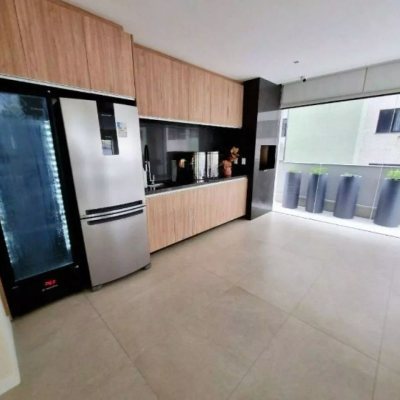 Apartamentos com 75m², 2 quartos (sendo 1 suíte), 1 garagem, no bairro Balneário em Florianópolis