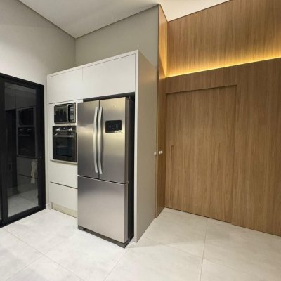 Casa em Condomínio com 144m², 3 quartos (sendo 1 suíte), 2 garagens, no bairro São Sebastião em Palhoça