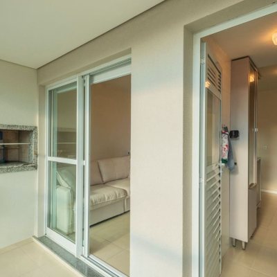 Apartamentos com 78m², 3 quartos (sendo 1 suíte), 1 garagem, no bairro Barreiros em São José
