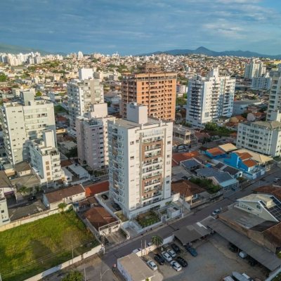 Apartamentos com 78m², 3 quartos (sendo 1 suíte), 1 garagem, no bairro Barreiros em São José