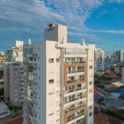 Apartamentos com 78m², 3 quartos (sendo 1 suíte), 1 garagem, no bairro Barreiros em São José