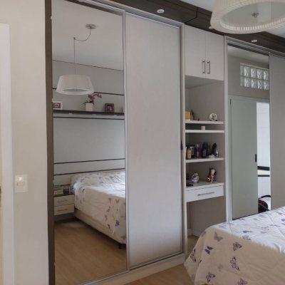 Casa em Condomínio com 278m², 4 quartos (sendo 1 suíte), 4 garagens, no bairro Sambaqui em Florianópolis