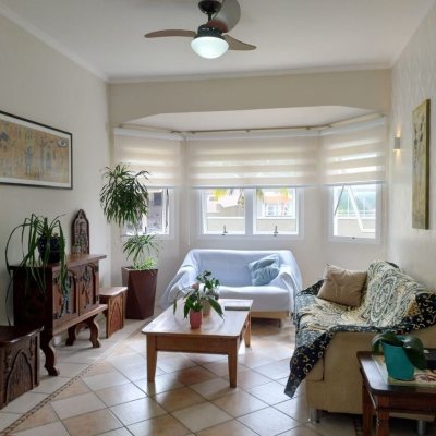 Casa em Condomínio com 278m², 4 quartos (sendo 1 suíte), 4 garagens, no bairro Sambaqui em Florianópolis