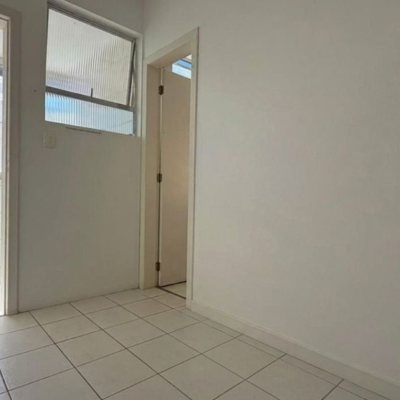 Apartamentos com 102m², 3 quartos (sendo 1 suíte), 1 garagem, no bairro Centro em Florianópolis