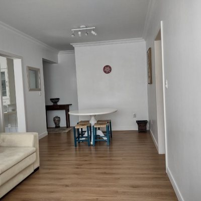Apartamentos com 102m², 3 quartos (sendo 1 suíte), 1 garagem, no bairro Centro em Florianópolis