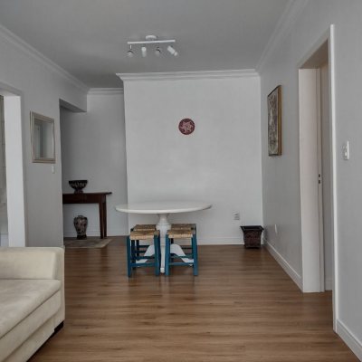 Apartamentos com 102m², 3 quartos (sendo 1 suíte), 1 garagem, no bairro Centro em Florianópolis
