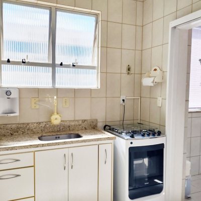 Apartamentos com 102m², 3 quartos (sendo 1 suíte), 1 garagem, no bairro Centro em Florianópolis