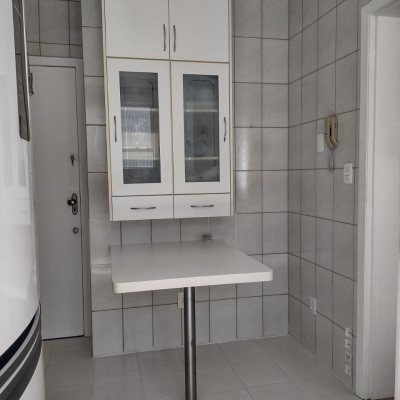 Apartamentos com 102m², 3 quartos (sendo 1 suíte), 1 garagem, no bairro Centro em Florianópolis