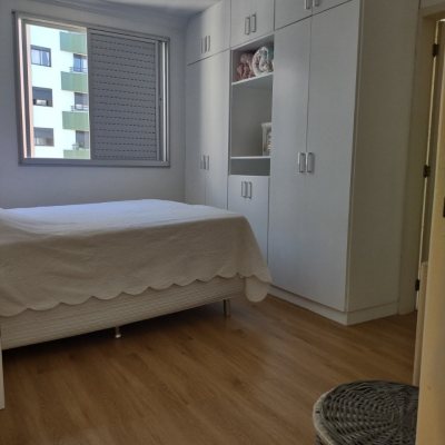 Apartamentos com 102m², 3 quartos (sendo 1 suíte), 1 garagem, no bairro Centro em Florianópolis