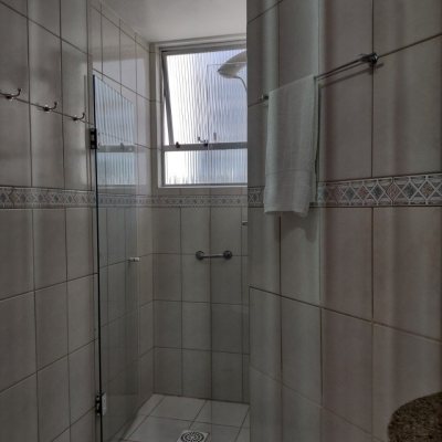 Apartamentos com 102m², 3 quartos (sendo 1 suíte), 1 garagem, no bairro Centro em Florianópolis