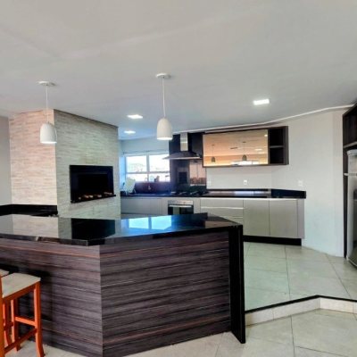 Apartamentos com 102m², 3 quartos (sendo 1 suíte), 1 garagem, no bairro Centro em Florianópolis