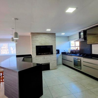 Apartamentos com 102m², 3 quartos (sendo 1 suíte), 1 garagem, no bairro Centro em Florianópolis