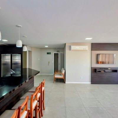 Apartamentos com 102m², 3 quartos (sendo 1 suíte), 1 garagem, no bairro Centro em Florianópolis