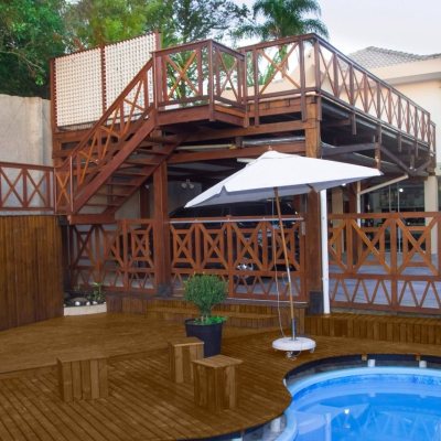 Casa Residencial com 650m², 5 quartos (sendo 2 suítes), 3 garagens, no bairro Cacupé em Florianópolis
