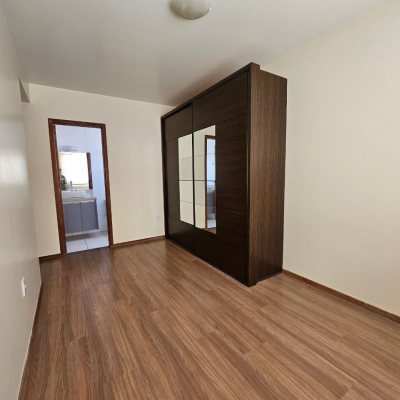 Apartamentos com 76m², 2 quartos (sendo 1 suíte), 1 garagem, no bairro Kobrasol em São José