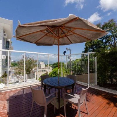 Cobertura com 176m², 3 quartos (sendo 1 suíte), 2 garagens, no bairro Itacorubi em Florianópolis