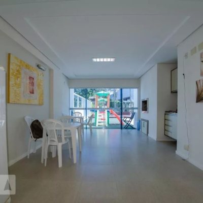 Cobertura com 176m², 3 quartos (sendo 1 suíte), 2 garagens, no bairro Itacorubi em Florianópolis