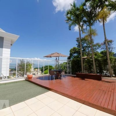 Cobertura com 176m², 3 quartos (sendo 1 suíte), 2 garagens, no bairro Itacorubi em Florianópolis