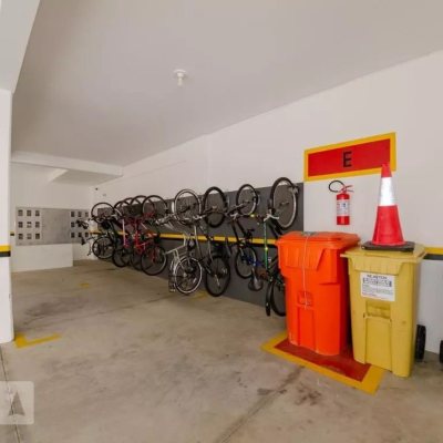 Cobertura com 176m², 3 quartos (sendo 1 suíte), 2 garagens, no bairro Itacorubi em Florianópolis