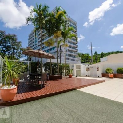 Cobertura com 176m², 3 quartos (sendo 1 suíte), 2 garagens, no bairro Itacorubi em Florianópolis