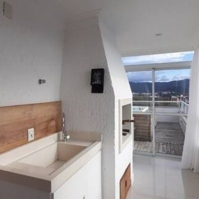 Cobertura com 176m², 3 quartos (sendo 1 suíte), 2 garagens, no bairro Itacorubi em Florianópolis