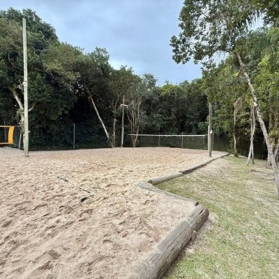 Casa em Condomínio com 197m², 4 quartos (sendo 4 suítes), 3 garagens, no bairro Limpa em Garopaba