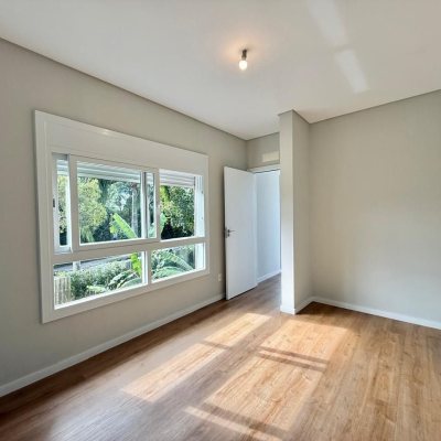 Casa em Condomínio com 197m², 4 quartos (sendo 4 suítes), 3 garagens, no bairro Limpa em Garopaba