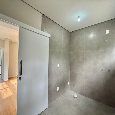 Casa em Condomínio com 197m², 4 quartos (sendo 4 suítes), 3 garagens, no bairro Limpa em Garopaba