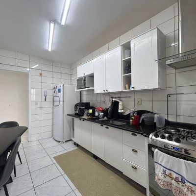 Apartamentos com 75m², 2 quartos (sendo 1 suíte), 1 garagem, no bairro Estreito em Florianópolis