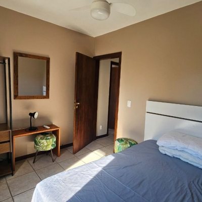 Casa Residencial com 288m², 6 quartos (sendo 2 suítes), 2 garagens, no bairro Praia Brava em Florianópolis