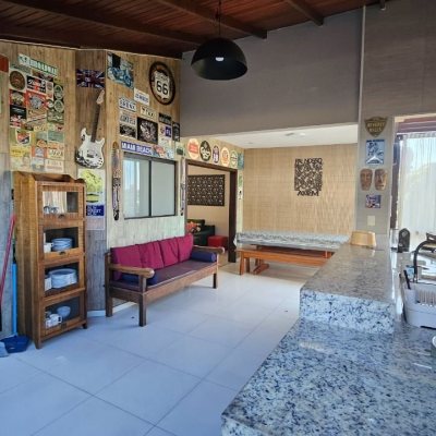 Casa Residencial com 288m², 6 quartos (sendo 2 suítes), 2 garagens, no bairro Praia Brava em Florianópolis