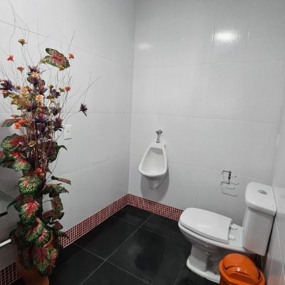Casa Residencial com 288m², 6 quartos (sendo 2 suítes), 2 garagens, no bairro Praia Brava em Florianópolis
