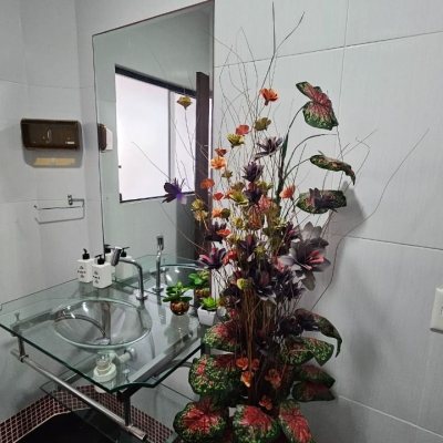 Casa Residencial com 288m², 6 quartos (sendo 2 suítes), 2 garagens, no bairro Praia Brava em Florianópolis