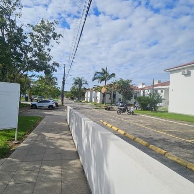 Apartamentos com 49m², 2 quartos, 1 garagem, no bairro Canasvieiras em Florianópolis