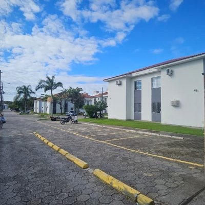 Apartamentos com 49m², 2 quartos, 1 garagem, no bairro Canasvieiras em Florianópolis