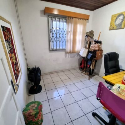 Casa Residencial com 180m², 4 quartos, 2 garagens, no bairro Bela Vista em São José