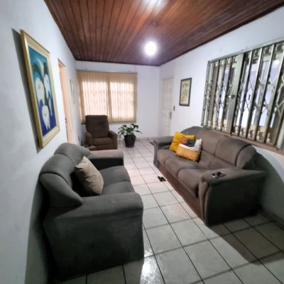Casa Residencial com 180m², 4 quartos, 2 garagens, no bairro Bela Vista em São José