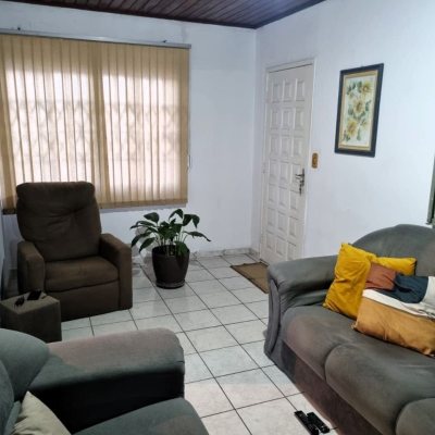 Casa Residencial com 180m², 4 quartos, 2 garagens, no bairro Bela Vista em São José