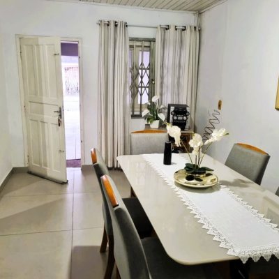 Casa Residencial com 180m², 4 quartos, 2 garagens, no bairro Bela Vista em São José