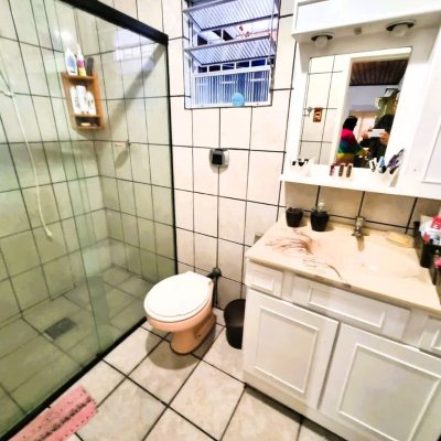 Casa Residencial com 180m², 4 quartos, 2 garagens, no bairro Bela Vista em São José