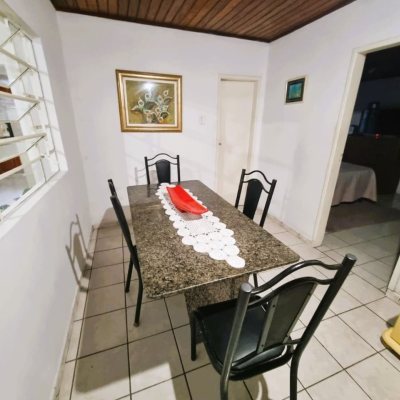 Casa Residencial com 180m², 4 quartos, 2 garagens, no bairro Bela Vista em São José